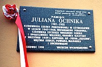 Tablica pamitkowa wmurowana na budynku Szkoy Podstawowej w Szynkielowie